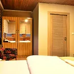 فندق مبيت وإفطار Cemile Sultan Butik *